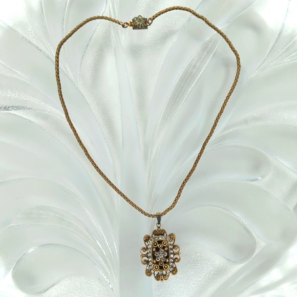 Sarah Coventry Queen Victoria Necklace and Bracelet Set - Picture 4 of 13